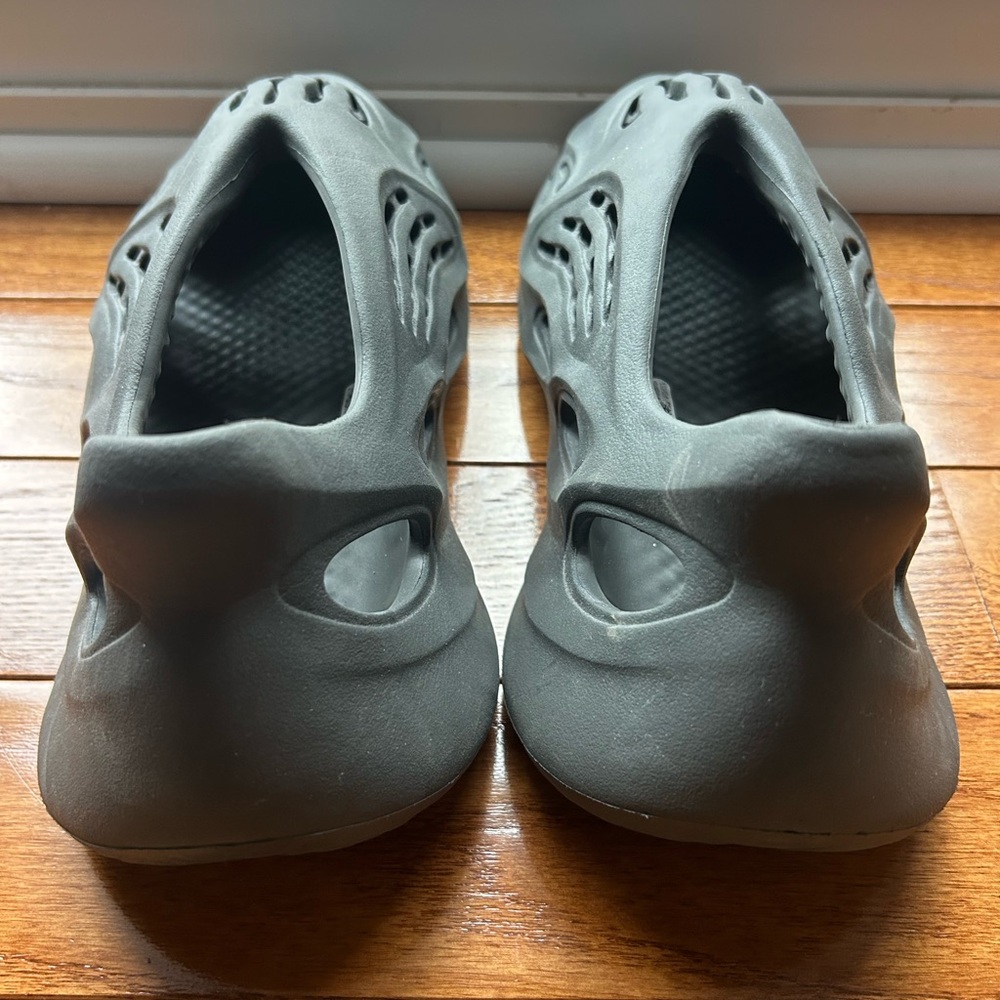 Excellent condition Adidas Yeezy Foam Runner - Picture 7 of 8